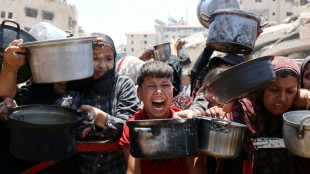 Trump anuncia que EEUU creará centros de distribución de alimentos en Gaza