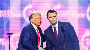 Música de Adele em homenagem a Charlie Kirk é outro caso de excessos da IA