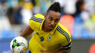Arsenal free Aubameyang to join Barcelona