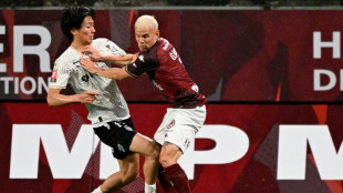 Metz e Reims empatam (1-1) e vão decidir vaga na Ligue 1 no jogo de volta