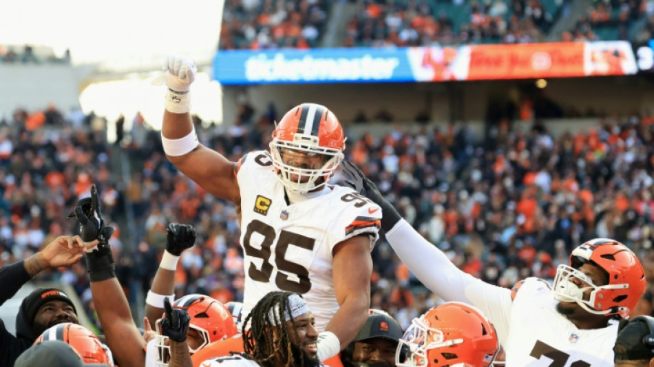 Panthers advance to NFL playoffs after Falcons beat Saints