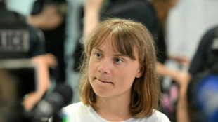 Israel 'nos sequestrou em águas internacionais', diz Greta Thunberg ao chegar à França