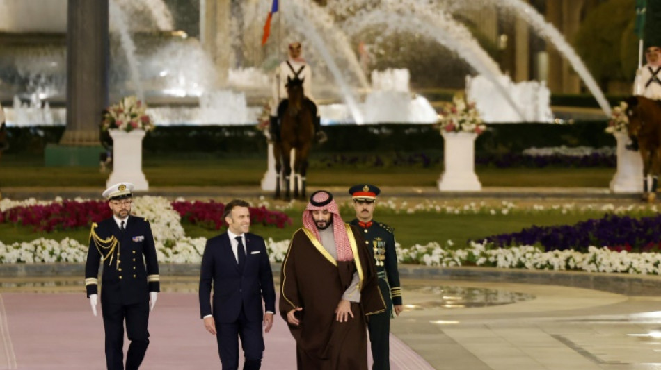 La France est un "partenaire fiable", mart&egrave;le Macron depuis Ryad 