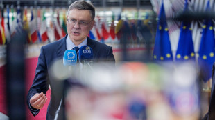 Dombrovskis, crescita sarà di poco superiore all'1,1%