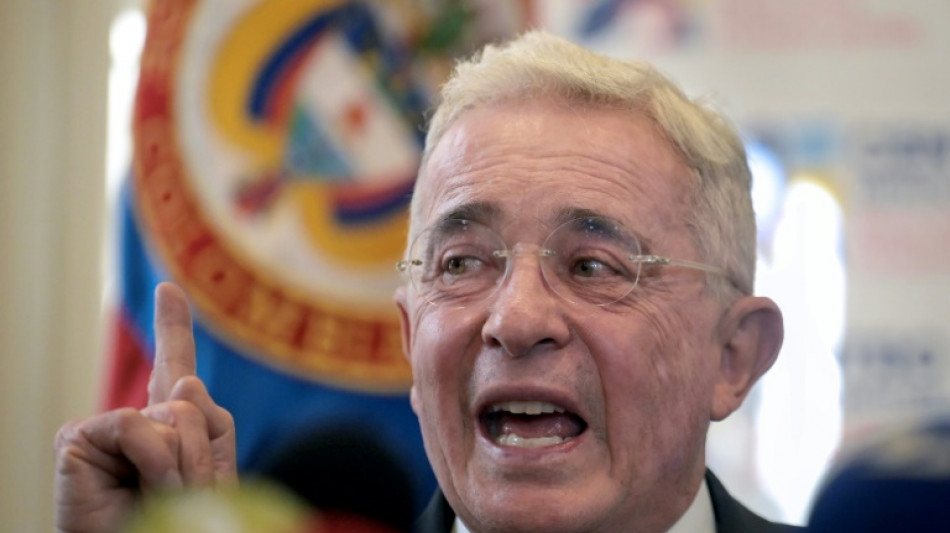 Expresidente colombiano Uribe sentenciado a 12 años de prisión domiciliaria