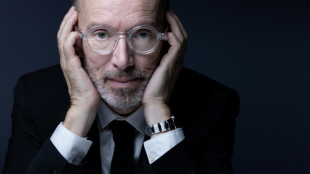 Laurent Mauvignier recebe prêmio Goncourt de literatura na França