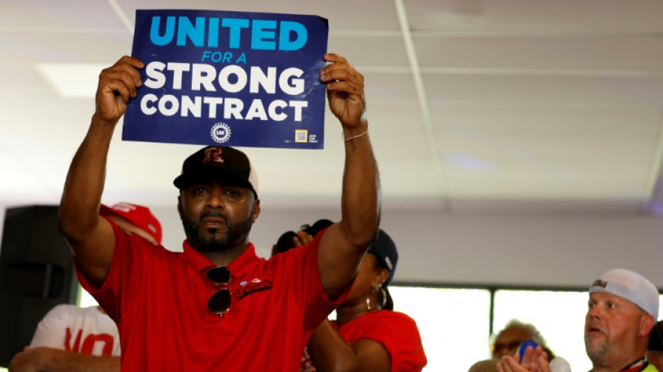 Greve hist&oacute;rica afeta as tr&ecirc;s grandes montadoras dos Estados Unidos 