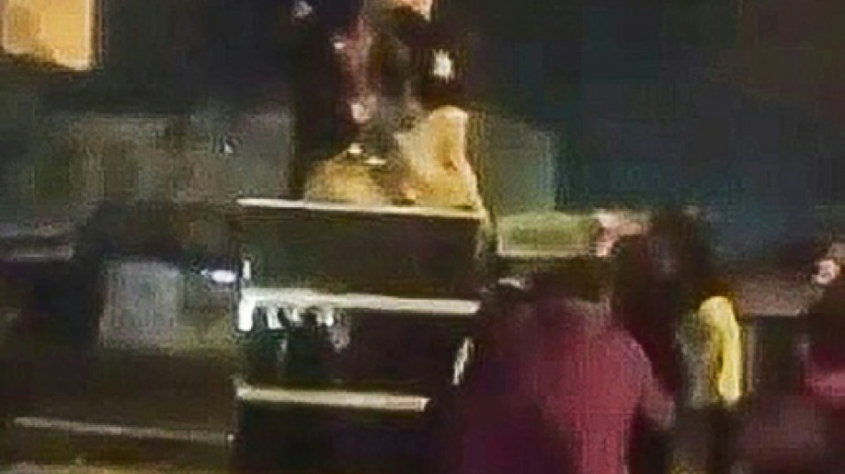 Iran: Regierungsgegner str&ouml;men zu Gro&szlig;kundgebung in Teheran