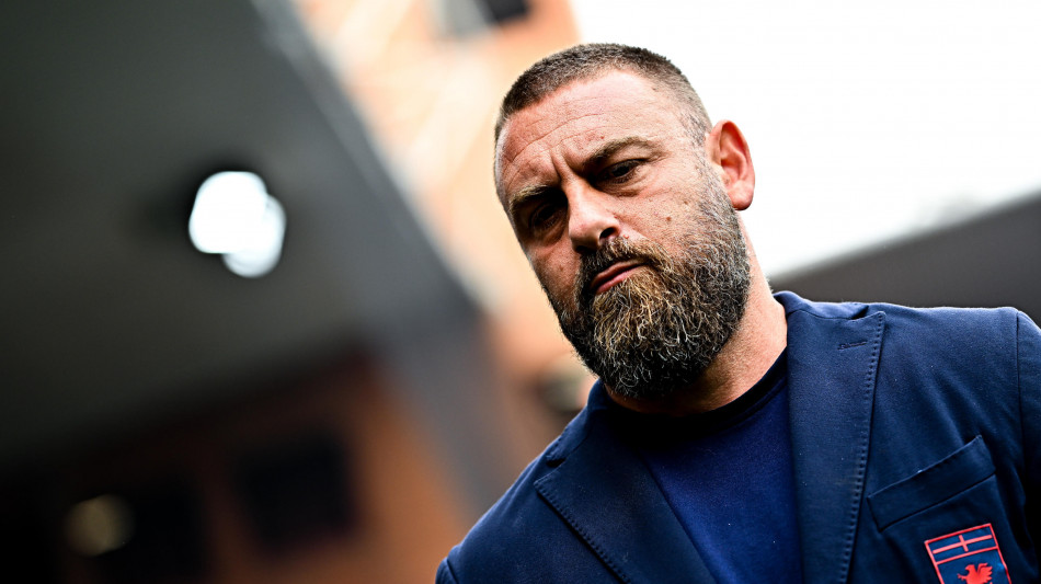 Calcio: De Rossi 'vittoria gigantesca, ma non siamo salvi'