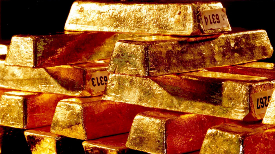 Prezzo oro in aumento, Spot scambiato a 4.517 dollari