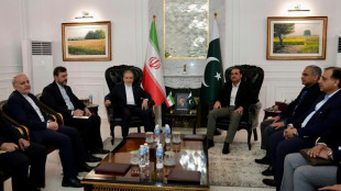 El canciller de Ir&aacute;n viaja a Mosc&uacute; tras periplo de reuniones en Pakist&aacute;n y Om&aacute;n