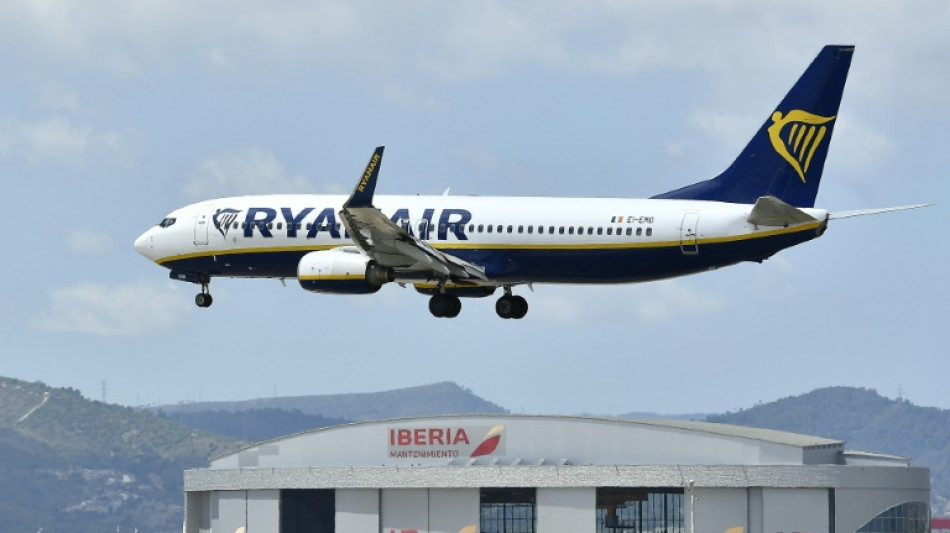 España multa a cuatro aerolíneas de bajo coste por cobrar el equipaje de mano