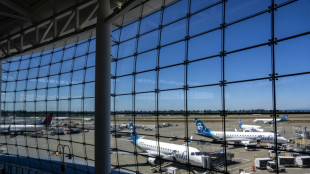 Pek&iacute;n advierte a viajeros chinos de problemas para ingresar a EEUU