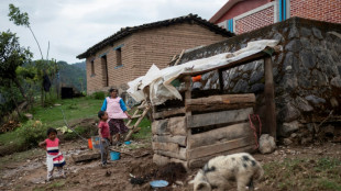 Menores s&atilde;o principais v&iacute;timas da pobreza extrema estagnada, aponta relat&oacute;rio