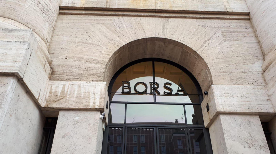 Borsa: Milano apre in calo dello 0,31%