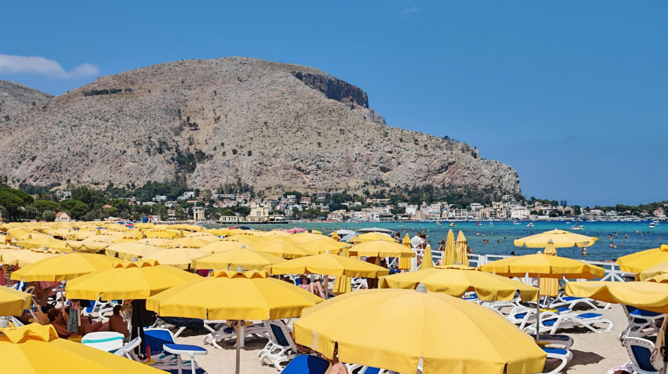 ++ Sospeso stop concessione spiaggia Mondello, 'rischi ordine pubblico' ++