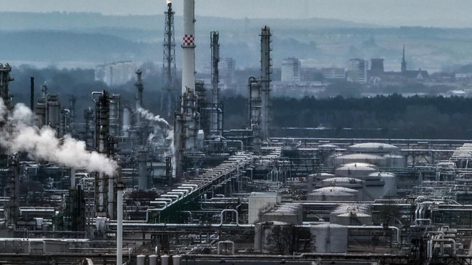 Il petrolio in calo a New York a 87,71 dollari