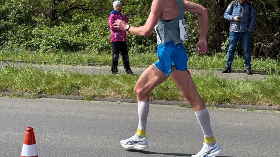 Atletica: Schwazer vince la maratona di marcia con record italiano