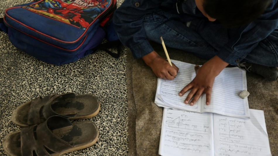 Crianças de Gaza voltam às aulas após dois anos de guerra