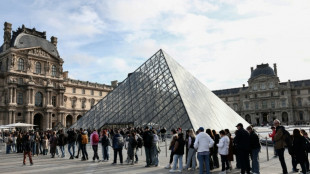 Acusados e presos dois homens pelo roubo no Louvre