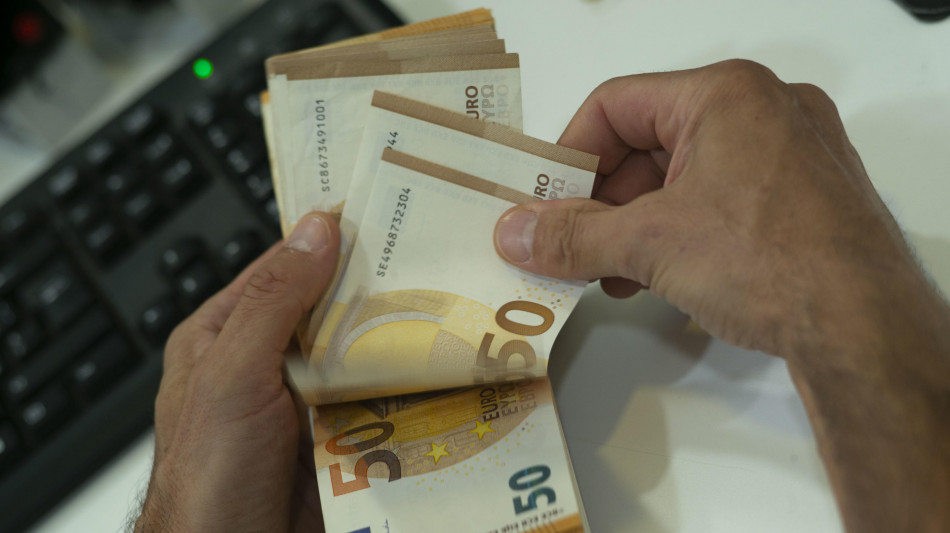 Euro in rialzo, scambiato a 1,1671 dollari