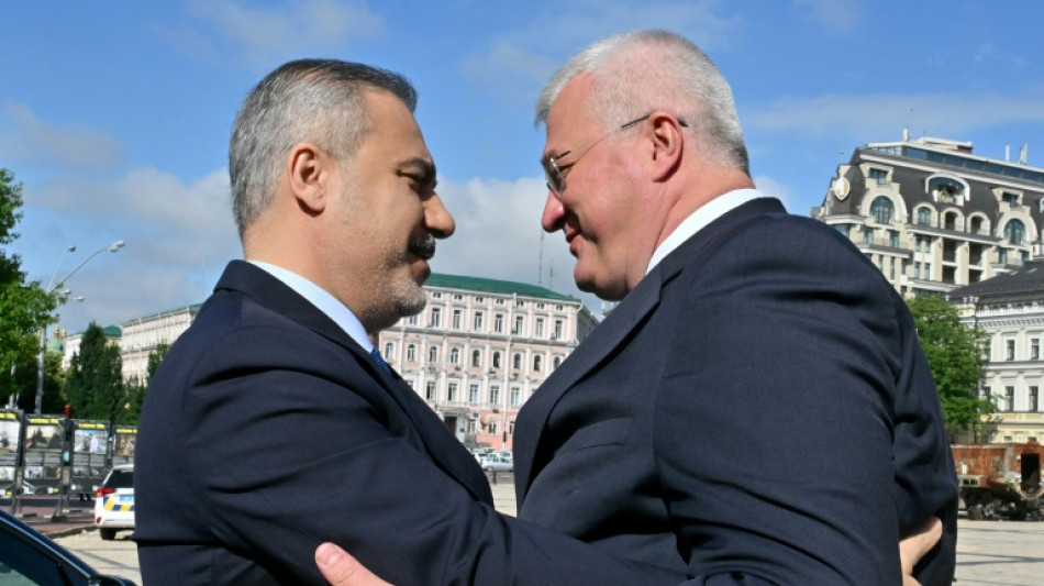 Turkey proposes to host Trump-Putin-Zelensky summit 