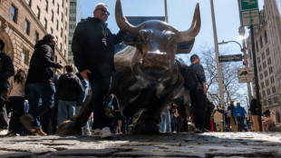 World stocks sluggish as precious metals drop 