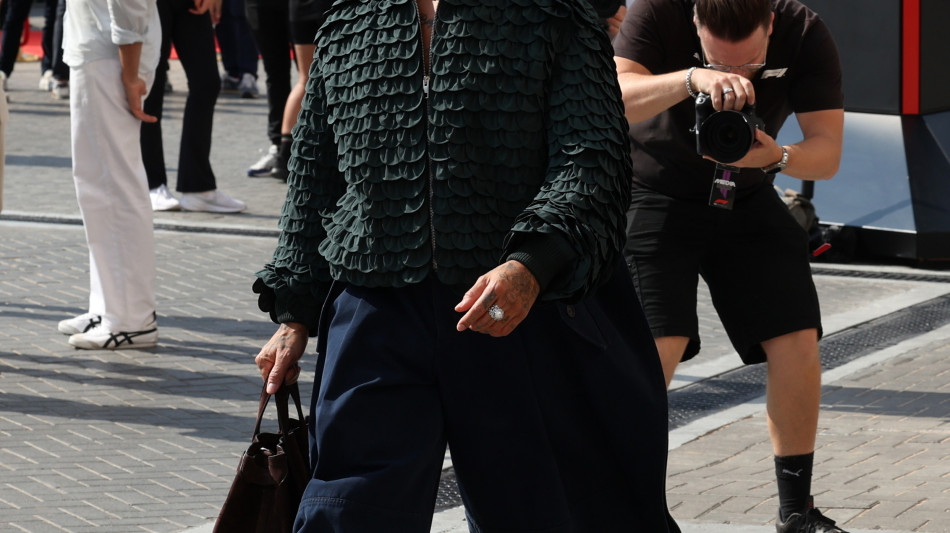 Hamilton "stacco, basta telefono e d'inverno non parler&ograve; di F1 con nessuno"