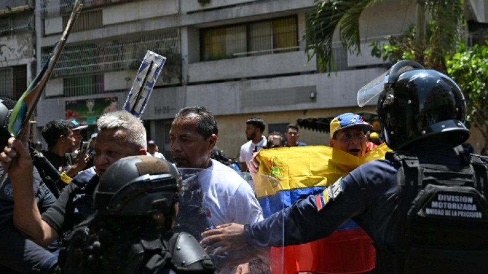 Liberan en Venezuela a los cinco detenidos en marcha por mejoras salariales 