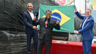 Paulinho da Costa se torna primeiro artista nascido no Brasil a ganhar estrela na Cal&ccedil;ada da Fama