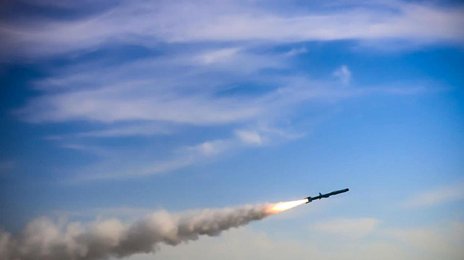 Media, i pasdaran cominciano esercitazioni nello stretto di Hormuz