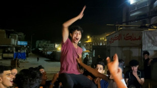 Habitantes de Gaza celebram com euforia anúncio de acordo para encerrar a guerra