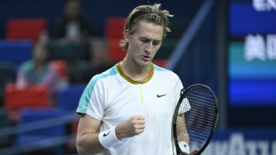 Cer&uacute;ndolo cae ante Korda en octavos del Torneo de Shanghai