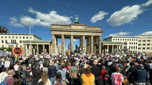 Milhares de manifestantes pedem proibição do partido de extrema direita AfD na Alemanha