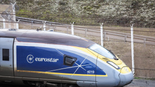 Eurostar esorta passeggeri a non viaggiare, gravi disagi nel tunnel della Manica