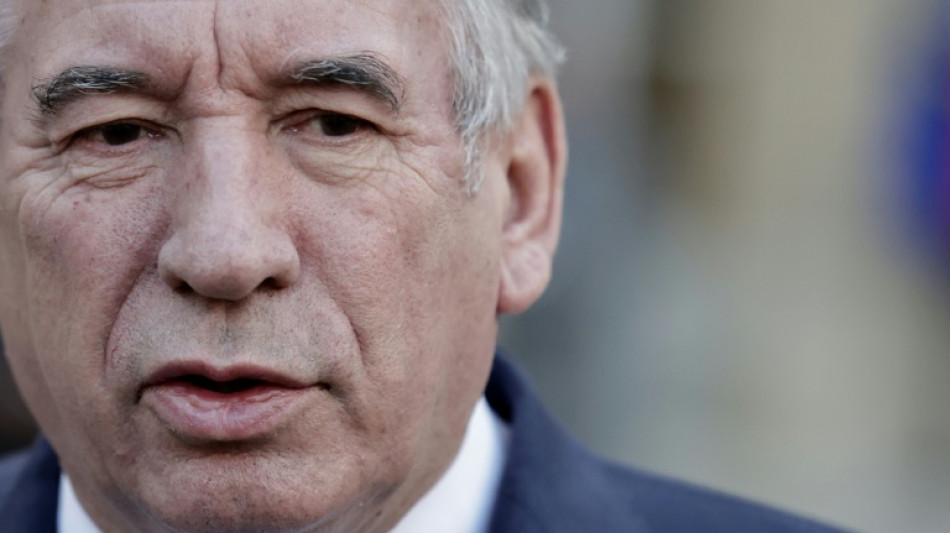 Bayrou veut remettre Mayotte "debout" apr&egrave;s le passage du cyclone Chido