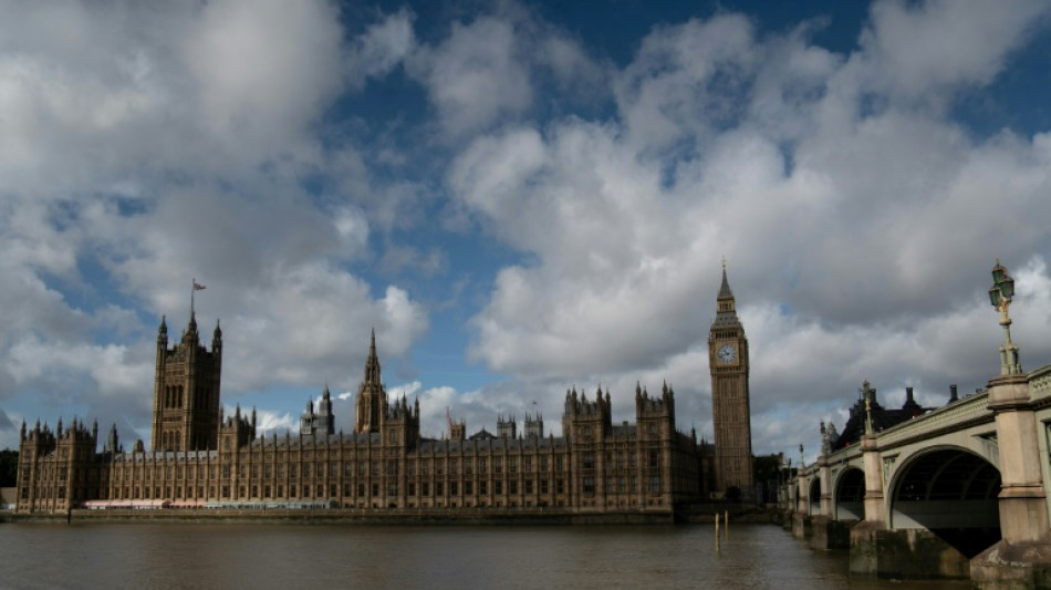 Intelig&ecirc;ncia brit&acirc;nica alerta parlamentares sobre tentativas de espionagem da China