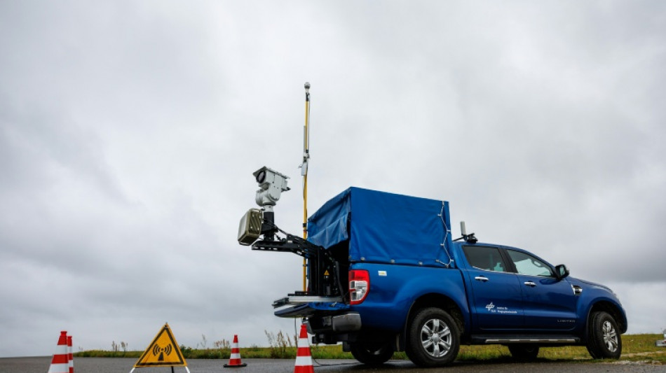 Mann l&auml;sst Drohne an Bremer Flughafen steigen - Luftraumsperrung und Strafanzeige