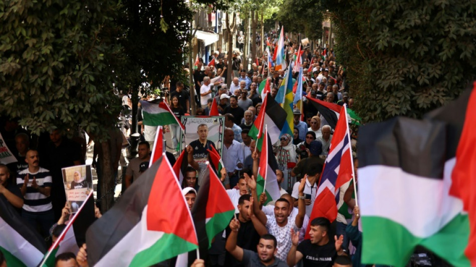 Los palestinos de Cisjordania marchan para celebrar el reconocimiento de su Estado