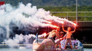 Irmãos escoceses completam travessia do Pacífico a remo