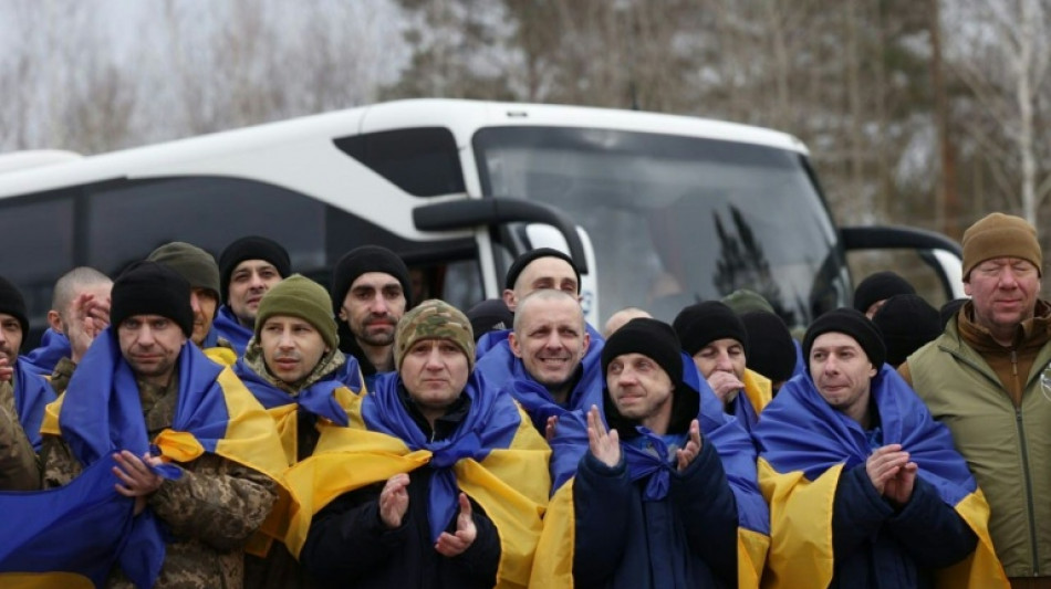 Ukraine, Russia free 200 POWs each