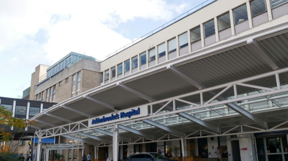 Dos muertos en una epidemia de meningitis "sin precedentes" en Inglaterra