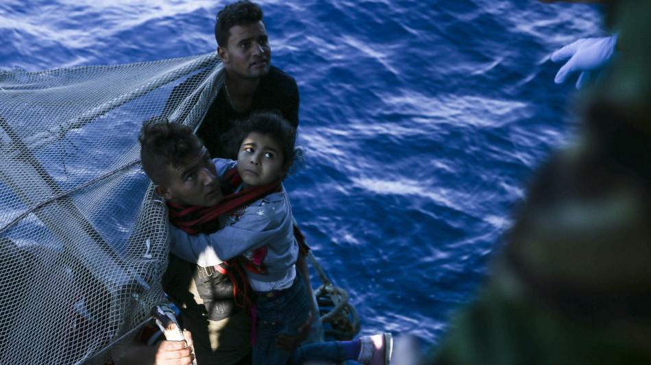 Naufragio al largo della Tunisia, 40 morti, 30 soccorsi