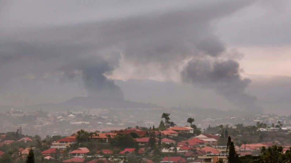 Emeutes en Nouvelle-Cal&eacute;donie: apr&egrave;s quatre d&eacute;c&egrave;s, d&eacute;ploiement de l'arm&eacute;e et 70 nouvelles interpellations