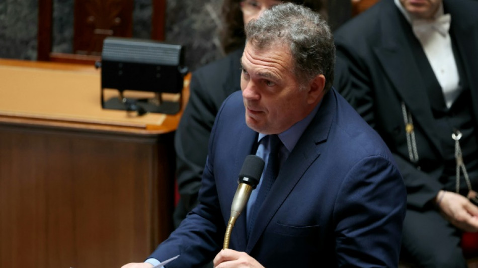 Le ministre des Transports exclut de céder face aux contrôleurs aériens en grève