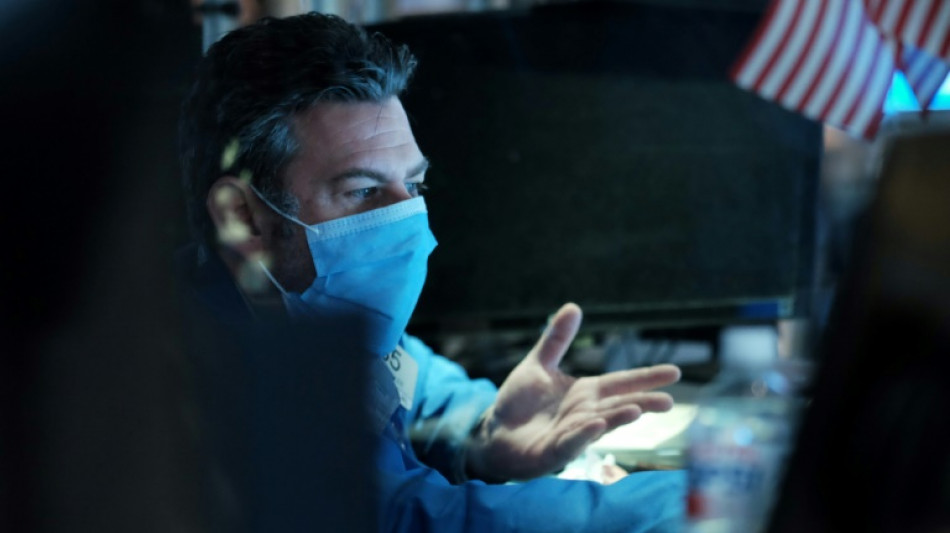 Wall Street termine dans le rouge une s&eacute;ance tr&egrave;s volatile