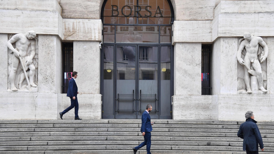 Borsa: l'Europa festeggia la tregua, gi&ugrave; petrolio e gas