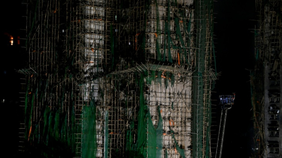 Hong Kong busca a cientos de desaparecidos tras el incendio que dejó 75 muertos