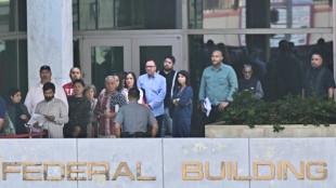 Governo dos EUA paralisa parcialmente seus servi&ccedil;os e Casa Branca amea&ccedil;a com demiss&otilde;es