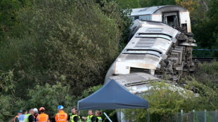 Dos heridos graves por el descarrilamiento de un tren en el sureste de Inglaterra